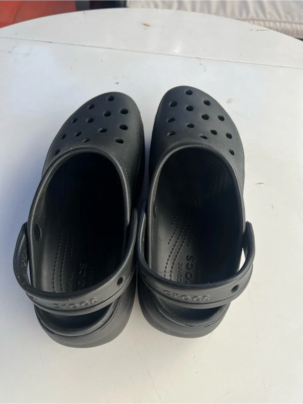 CROCS comfortable slip